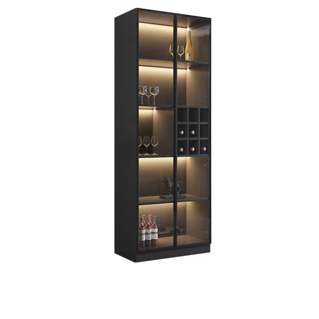 Minimalistische zwarte houten wijnkast met glazen deur