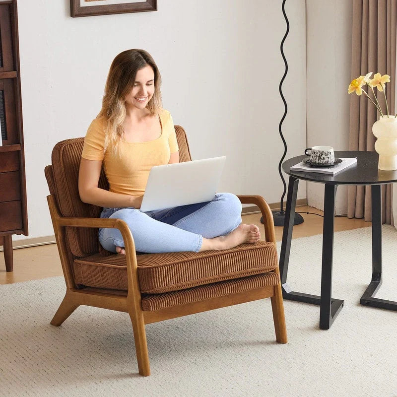 Moderner gepolsterter Akzentstuhl im Mid-Century-Stil