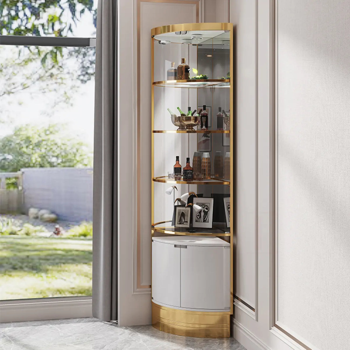 Eckschrank zur Aufbewahrung und Präsentation mit mehreren Ebenen aus Glas und Metall, Weinschrank