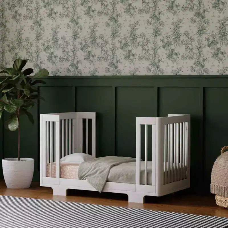 Babyletto Yuzu 8-in-1 umbaubares Babybett mit Umbausets für alle Entwicklungsstufen