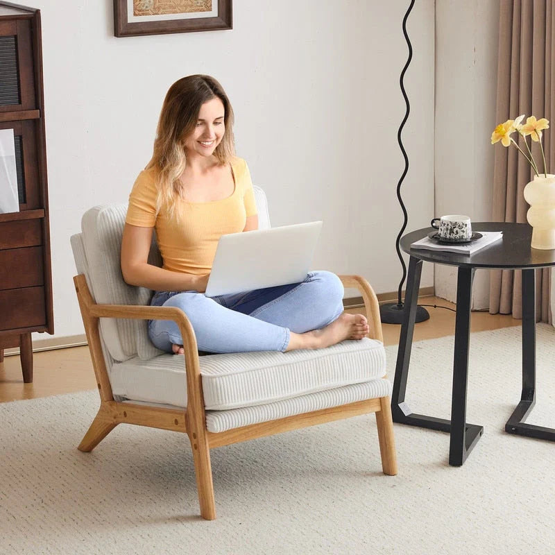 Moderner gepolsterter Akzentstuhl im Mid-Century-Stil