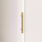 Famapy luxuriöser weißer modularer Kleiderschrank mit goldenen Beschlägen: Türen mit Paneelen und Design mit gemischten Türen – eleganter maßgefertigter Kleiderschrank für Schlafzimmer