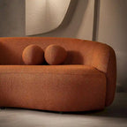 Blaine luxuriöses modernes Sofa im Japandi-Stil aus Bouclé-Stoff mit geschwungener Form