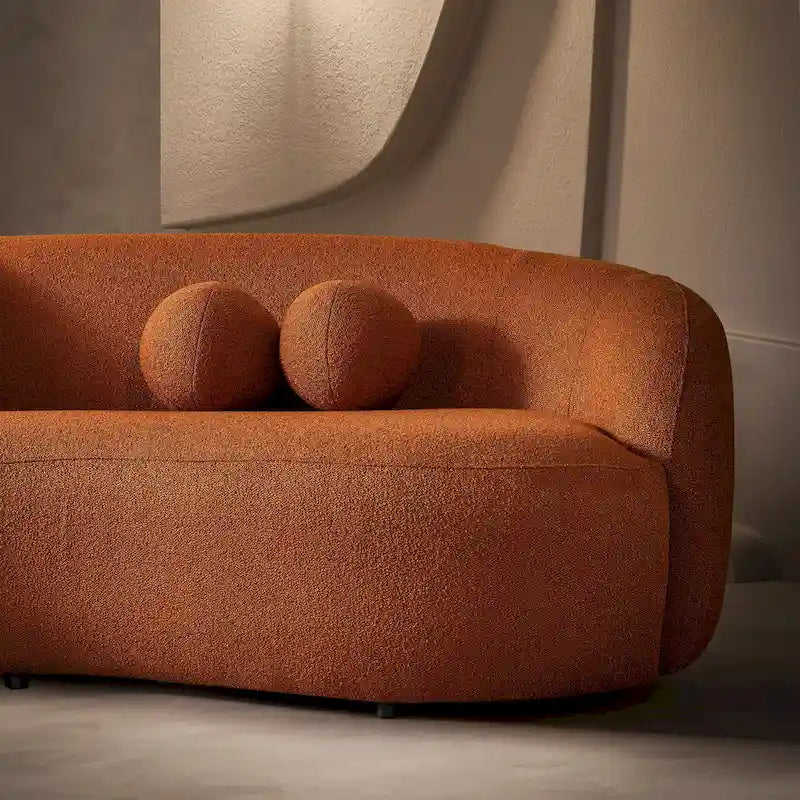 Blaine luxuriöses modernes Sofa im Japandi-Stil aus Bouclé-Stoff mit geschwungener Form