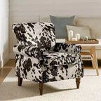 Fauteuil traditionnel Araceli en bois, rembourré à motif floral, avec dossier à oreilles et bordure cloutée| ART OF LIVING DESIGNS