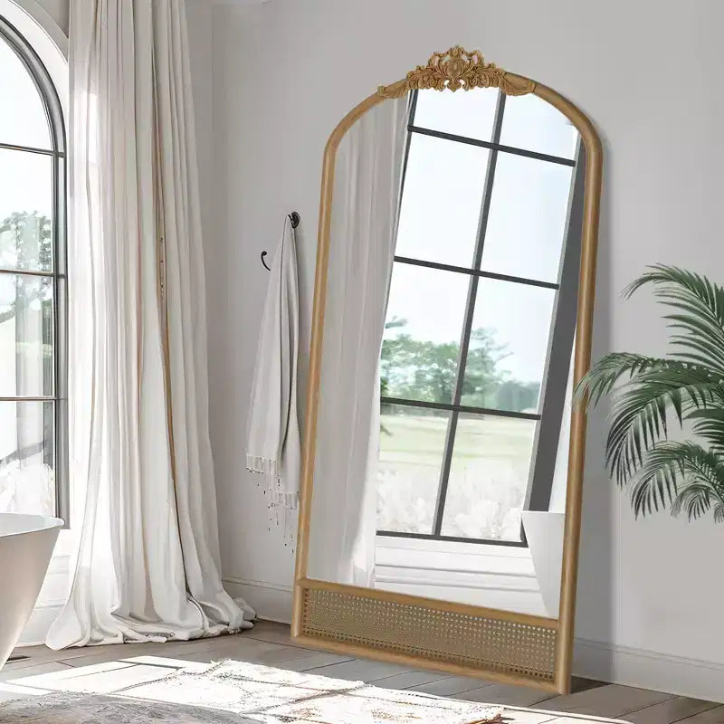Miroir mural avec cadre en bois en forme d’arche classique sculptée et partie inférieure en rotin, marron, 37 in. W x 71 in. H