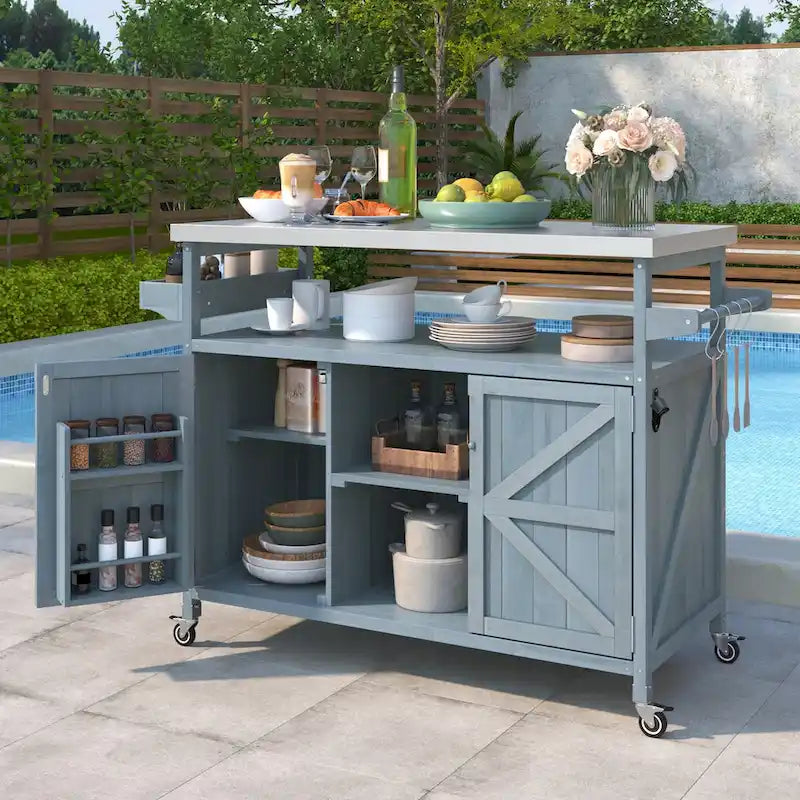 Outdoor-Kücheninsel, rollbarer Barwagen und Aufbewahrungsschrank, Grilltisch aus Massivholz mit Edelstahlplatte, Gewürzregal und Handtuchhalter