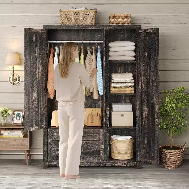 AMERLIFE 47-Zoll-Kleiderschrank im Landhausstil mit 3 Türen, 2 Schubladen, Kleiderstange und verstellbaren Regalen, freistehender Kleiderschrank-Organizer