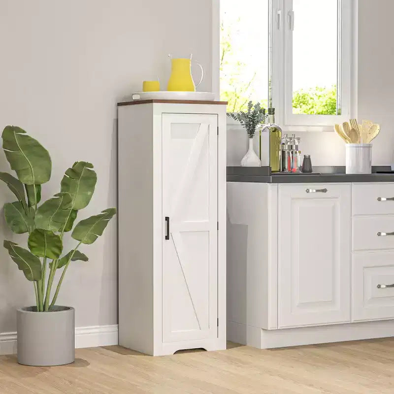 HOMCOM Aufbewahrungsschrank im Landhausstil mit verstellbarem Einlegeboden, Akzentschrank mit einer Scheunentür für Wohnzimmer, Bodenschrank als Vorratsschrank, Weiß
