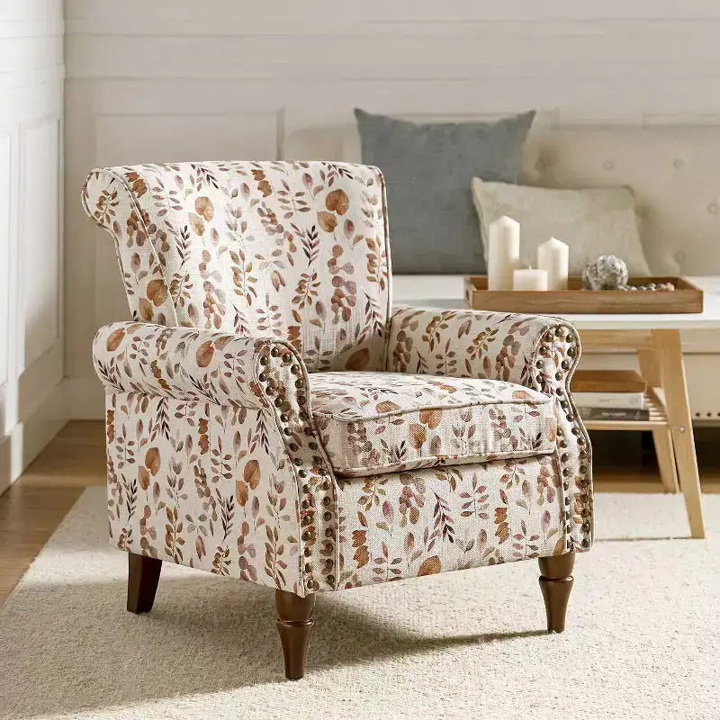 Fauteuil traditionnel Araceli en bois, rembourré à motif floral, avec dossier à oreilles et bordure cloutée| ART OF LIVING DESIGNS