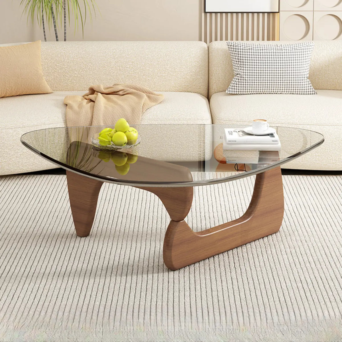 Driehoekige houten salontafel met glazen blad