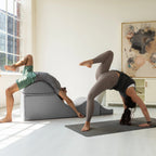 Avana Kami verstellbare Chaiselongue / Yoga und Massage – 2-in-1-Sitzhocker mit verborgenem ausklappbarem Yoga-Loungesessel, Mikrovelours – N/A