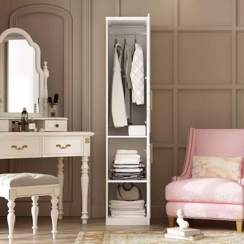 Famapy luxuriöser weißer modularer Kleiderschrank mit goldenen Beschlägen: Türen mit Paneelen und Design mit gemischten Türen – eleganter maßgefertigter Kleiderschrank für Schlafzimmer