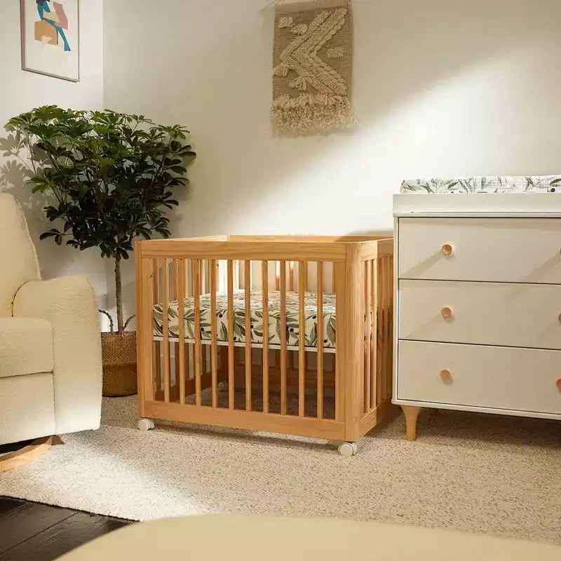 Babyletto Yuzu 8-in-1 umbaubares Babybett mit Umbausets für alle Entwicklungsstufen