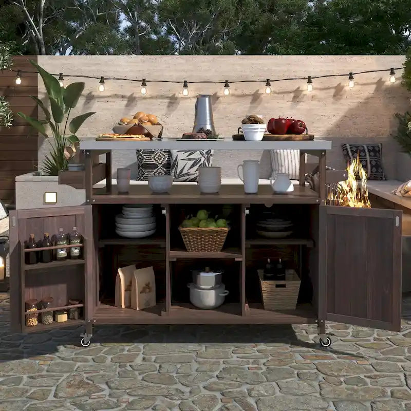 Outdoor-Kücheninsel, rollbarer Barwagen und Aufbewahrungsschrank, Grilltisch aus Massivholz mit Edelstahlplatte, Gewürzregal und Handtuchhalter