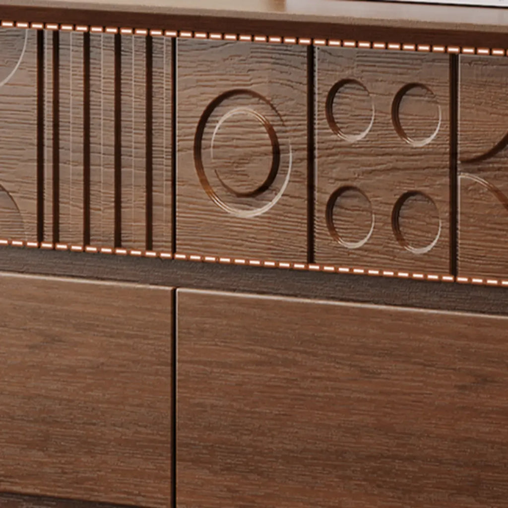 Von Art déco inspirierte Holzkommode mit geometrischen Schnitzereien