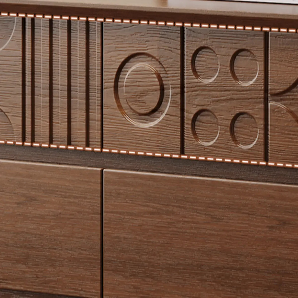 Von Art déco inspirierte Holzkommode mit geometrischen Schnitzereien