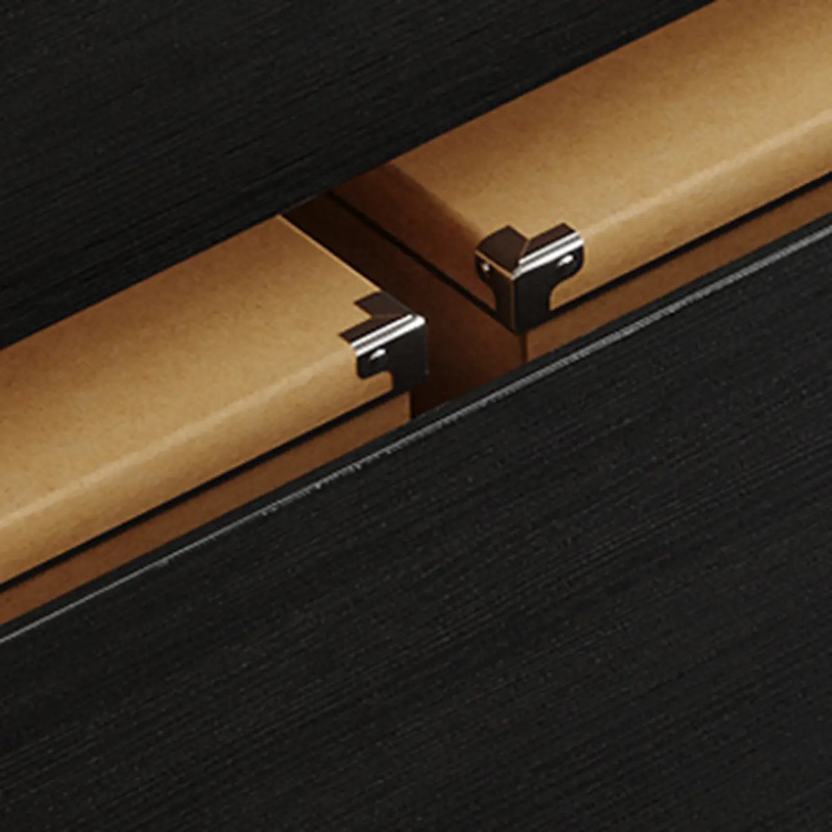 Von Art déco inspirierte Holzkommode mit geometrischen Schnitzereien