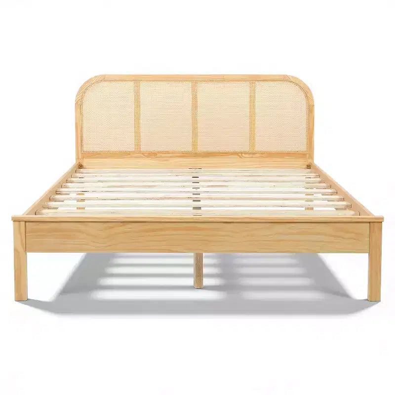 Christopher Knight Home Callahan modern boho houten bedframe met lattenbodem en rotan hoofdbord