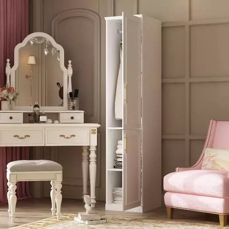Famapy luxuriöser weißer modularer Kleiderschrank mit goldenen Beschlägen: Türen mit Paneelen und Design mit gemischten Türen – eleganter maßgefertigter Kleiderschrank für Schlafzimmer