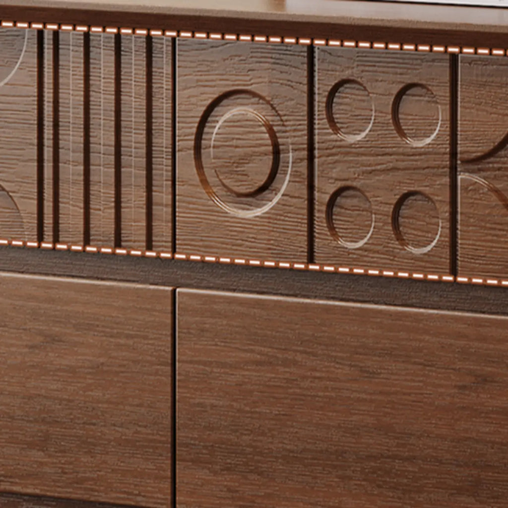 Von Art déco inspirierte Holzkommode mit geometrischen Schnitzereien