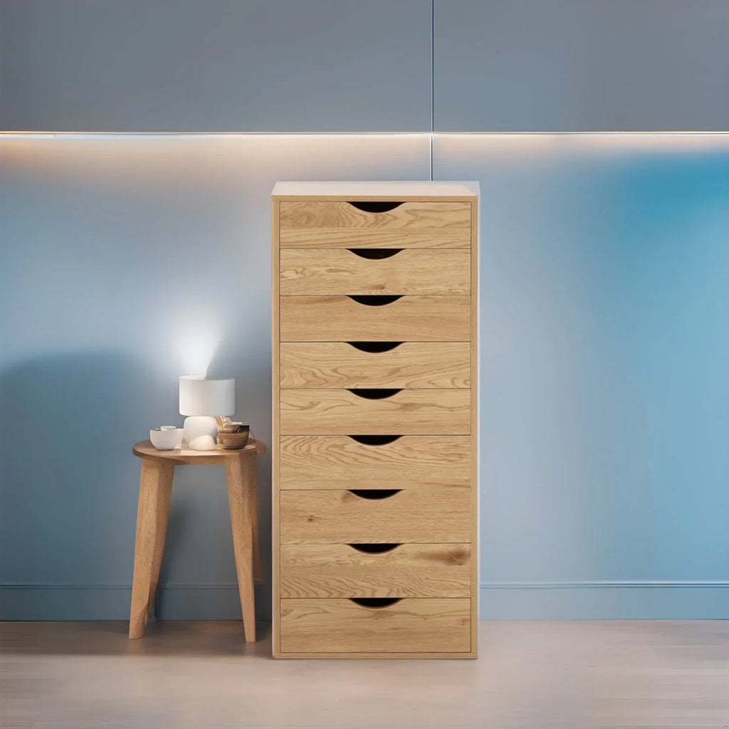 Schmaler Holzschrank mit 9 Schubladen, leichtgängigen Schubladen und oberem Ablagefach