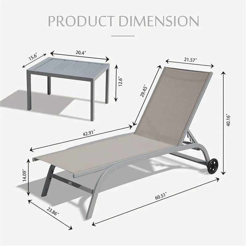 Twee loungestoelen voor buiten met 1 tafel