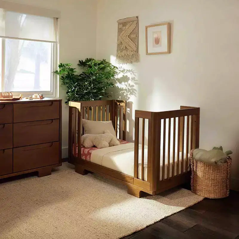 Babyletto Yuzu 8-in-1 umbaubares Babybett mit Umbausets für alle Entwicklungsstufen