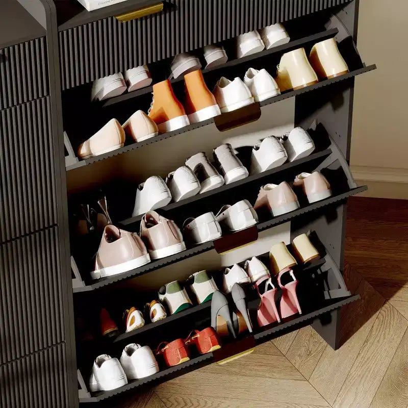 Meuble à chaussures moderne blanc avec 3 tiroirs basculants, 2 petits tiroirs et crochets, meuble de rangement à chaussures étroit à façade cannelée pour entrée