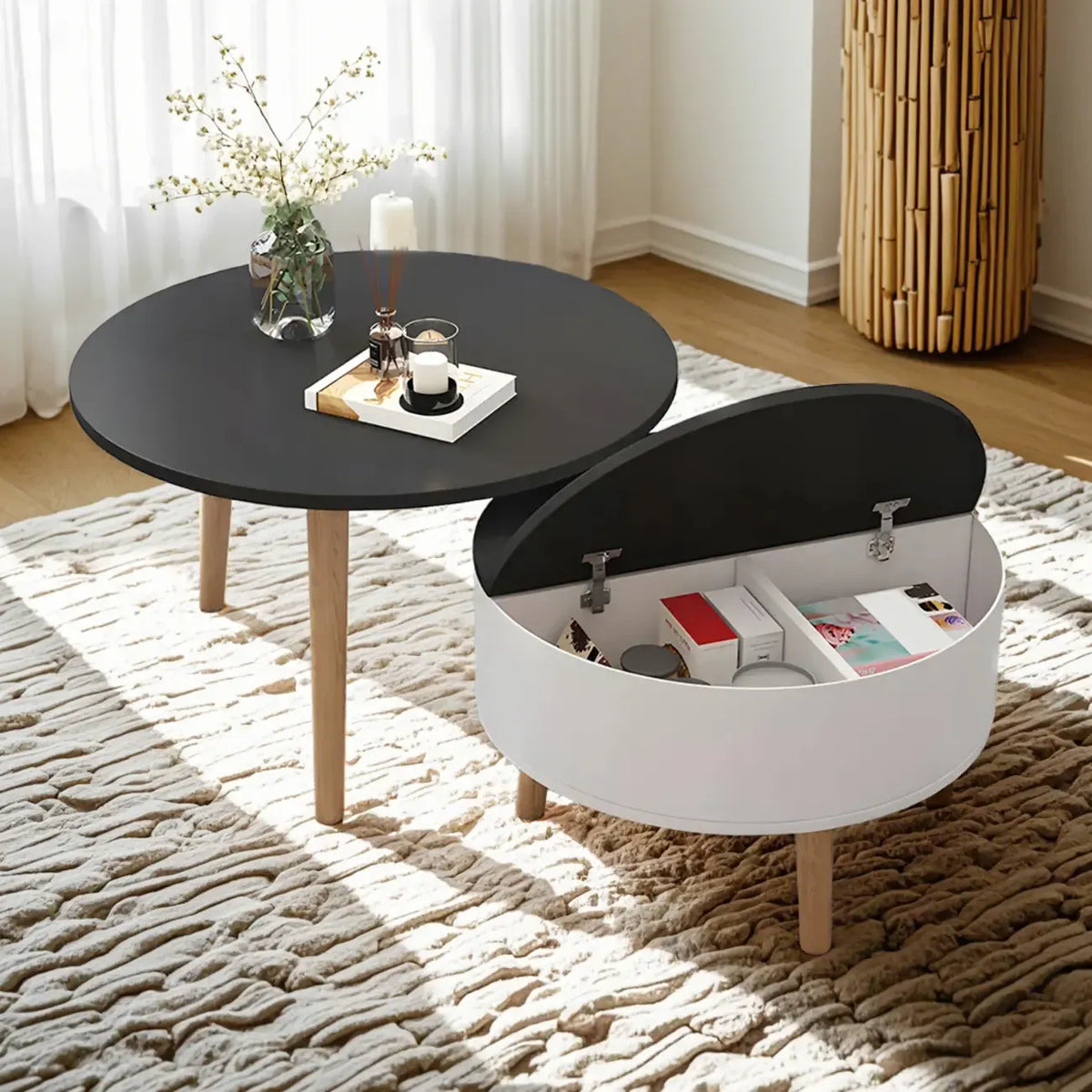 Moderner runder Couchtisch aus schwarzem und weißem Holz mit Stauraum