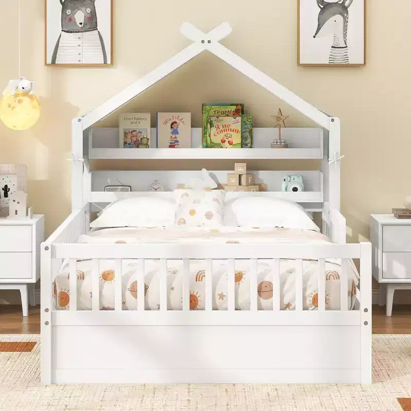 Lit cabane en bois ModernLuxe pour 1 ou 2 personnes avec tête de lit avec rangement, cadre de lit pour enfants en pin massif avec barrières de sécurité