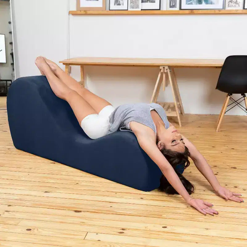 Avana elegante chaise longue voor yoga - Gemaakt in de VS - Ideaal voor stretchen, ontspanning, sporten en meer, 60D x 18W x 26H inch, lichtgrijs