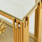 Console étroite à 2 niveaux avec structure en métal finition dorée et plateau en verre trempé