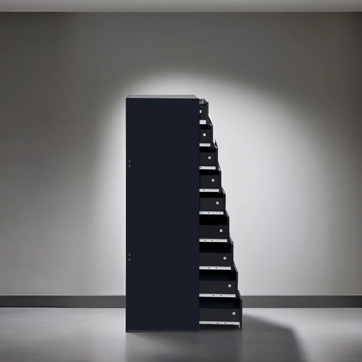 Schmaler Holzschrank mit 9 Schubladen, leichtgängigen Schubladen und oberem Ablagefach