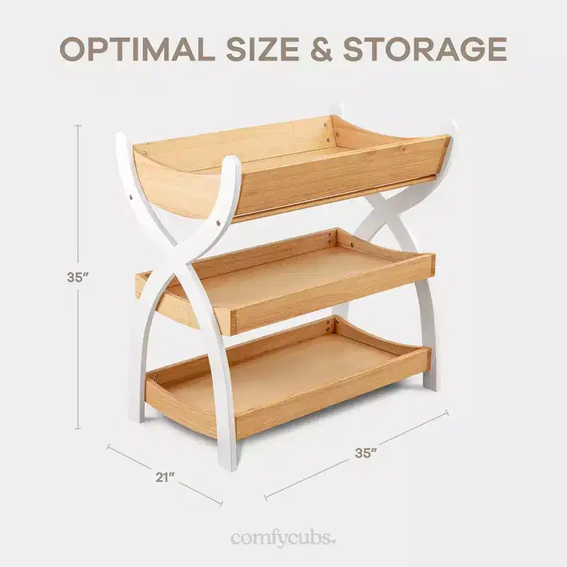 Table à langer Comfy Cubs pour bébé - construction robuste en bois, style intemporel avec deux étagères ouvertes pour les essentiels de bébé