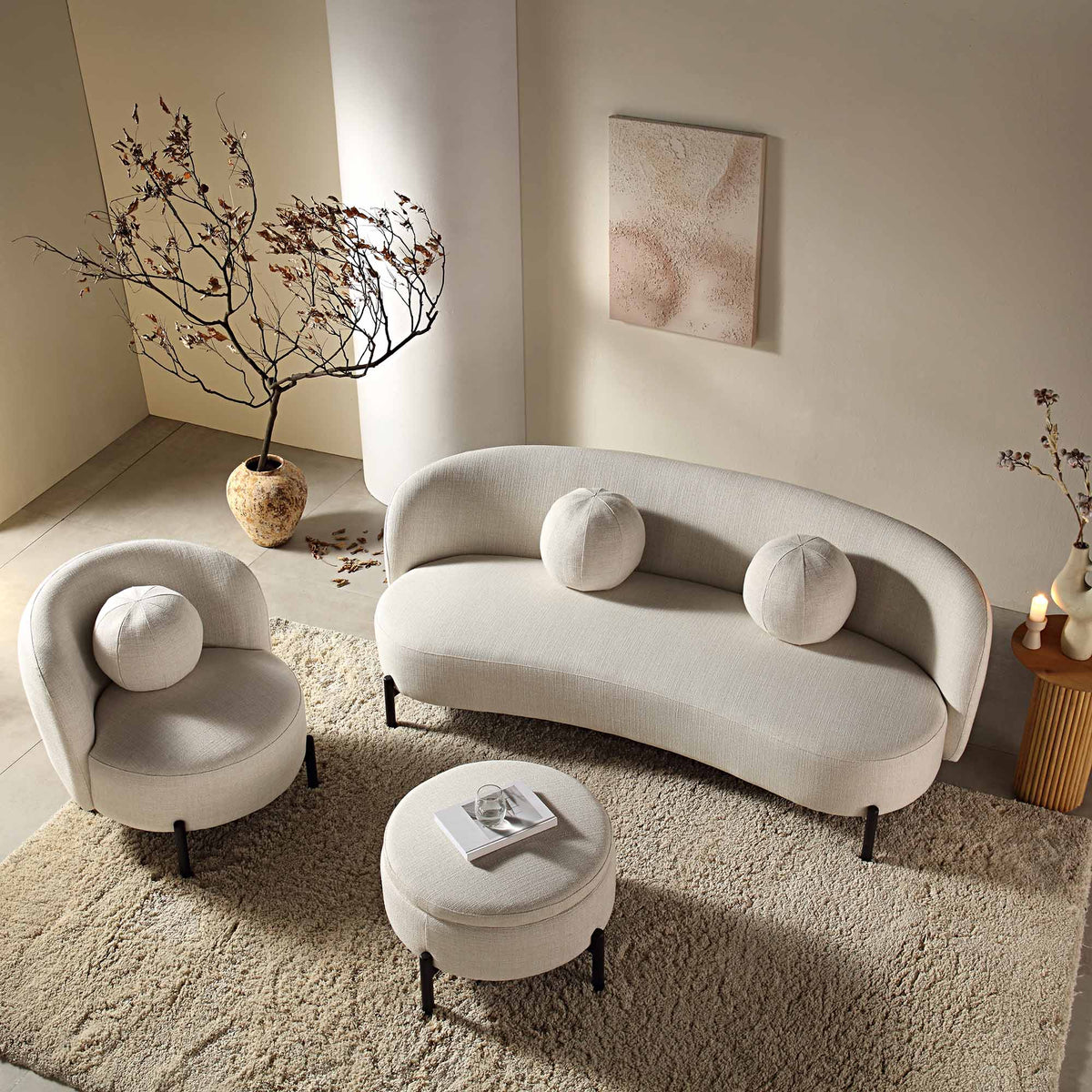 Gebogen 3-zitsbank met balvormige kussens, beige linnenmix
