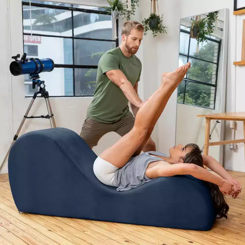 Avana elegante chaise longue voor yoga - Gemaakt in de VS - Ideaal voor stretchen, ontspanning, sporten en meer, 60D x 18W x 26H inch, lichtgrijs